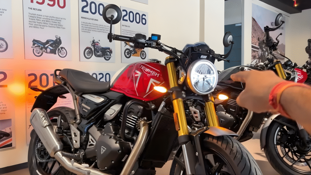 Discover the Triumph Speed 400 2025 – classic British roadster styling meets modern technology. Get full specs, features, ride impressions and India pricing in one user-friendly review.